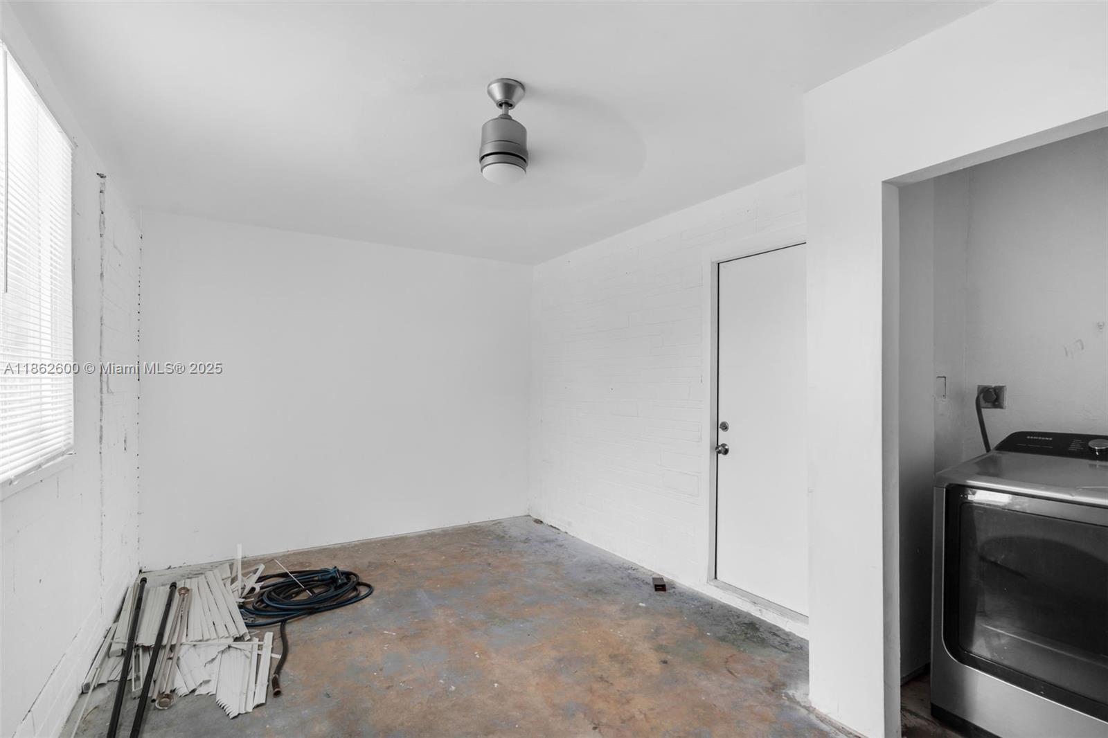 See details 640 3 / 2 1144 sq. ft. $ 2025-08-20 0 Photo