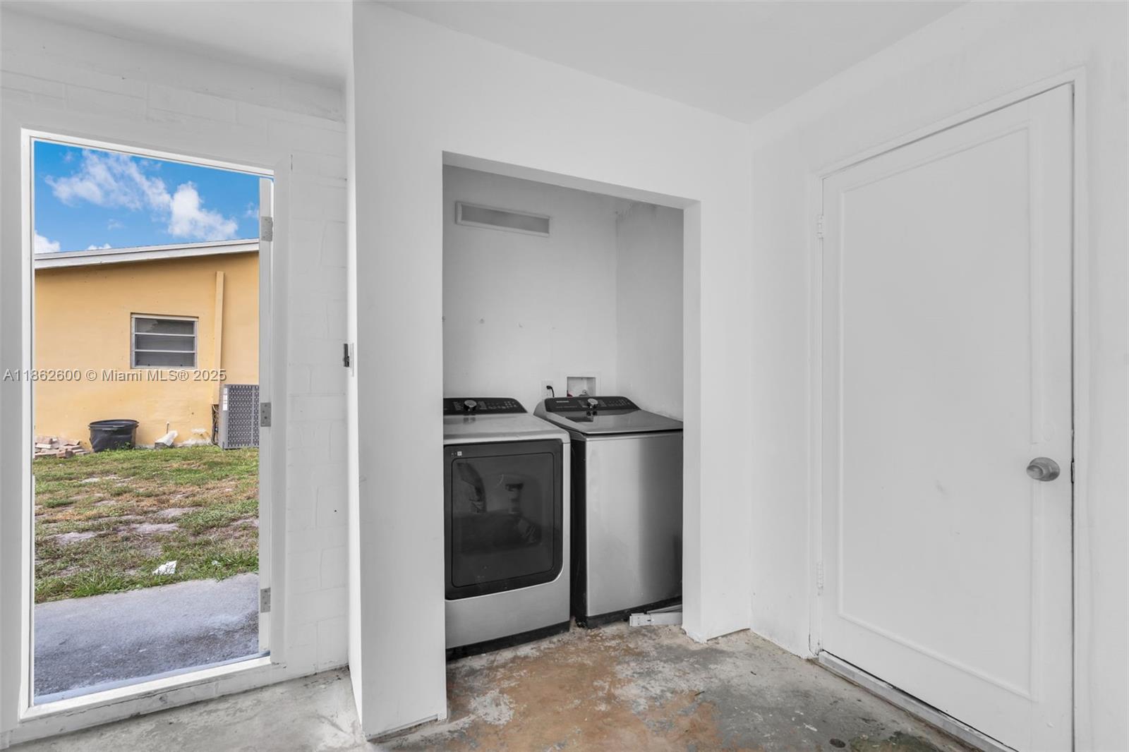 See details 640 3 / 2 1144 sq. ft. $ 2025-08-20 0 Photo