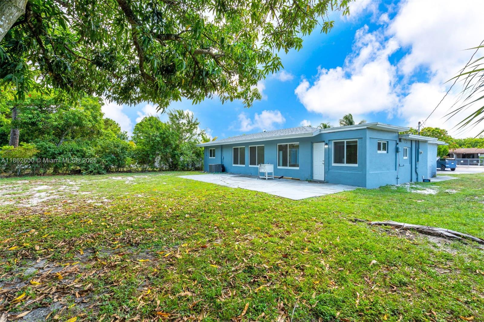 See details 640 3 / 2 1144 sq. ft. $ 2025-08-20 0 Photo