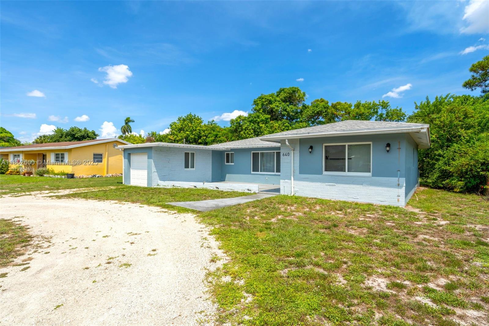 See details 640 3 / 2 1144 sq. ft. $ 2025-08-20 0 Photo