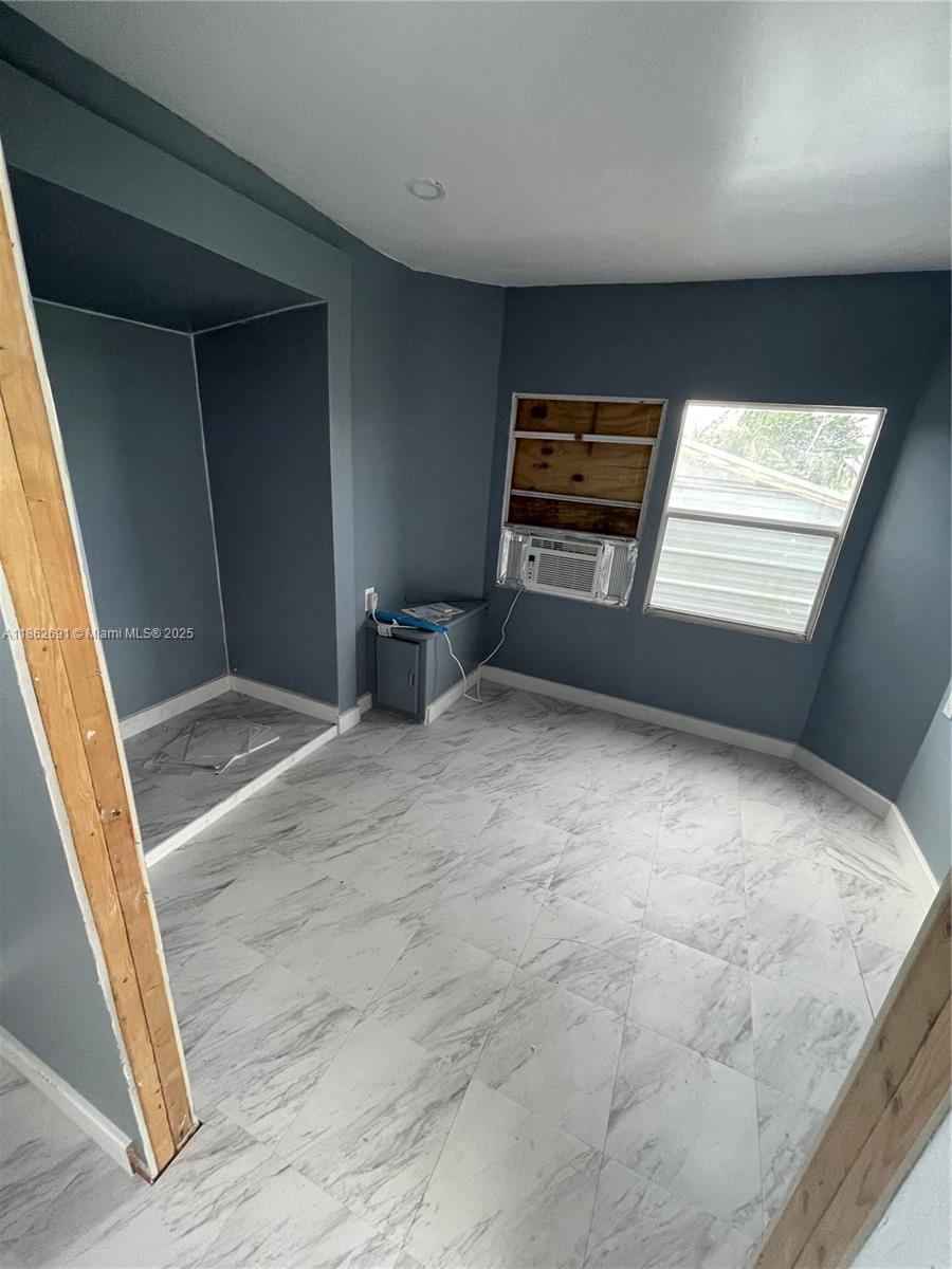See details / sq. ft. $ 2025-08-20 0 Photo