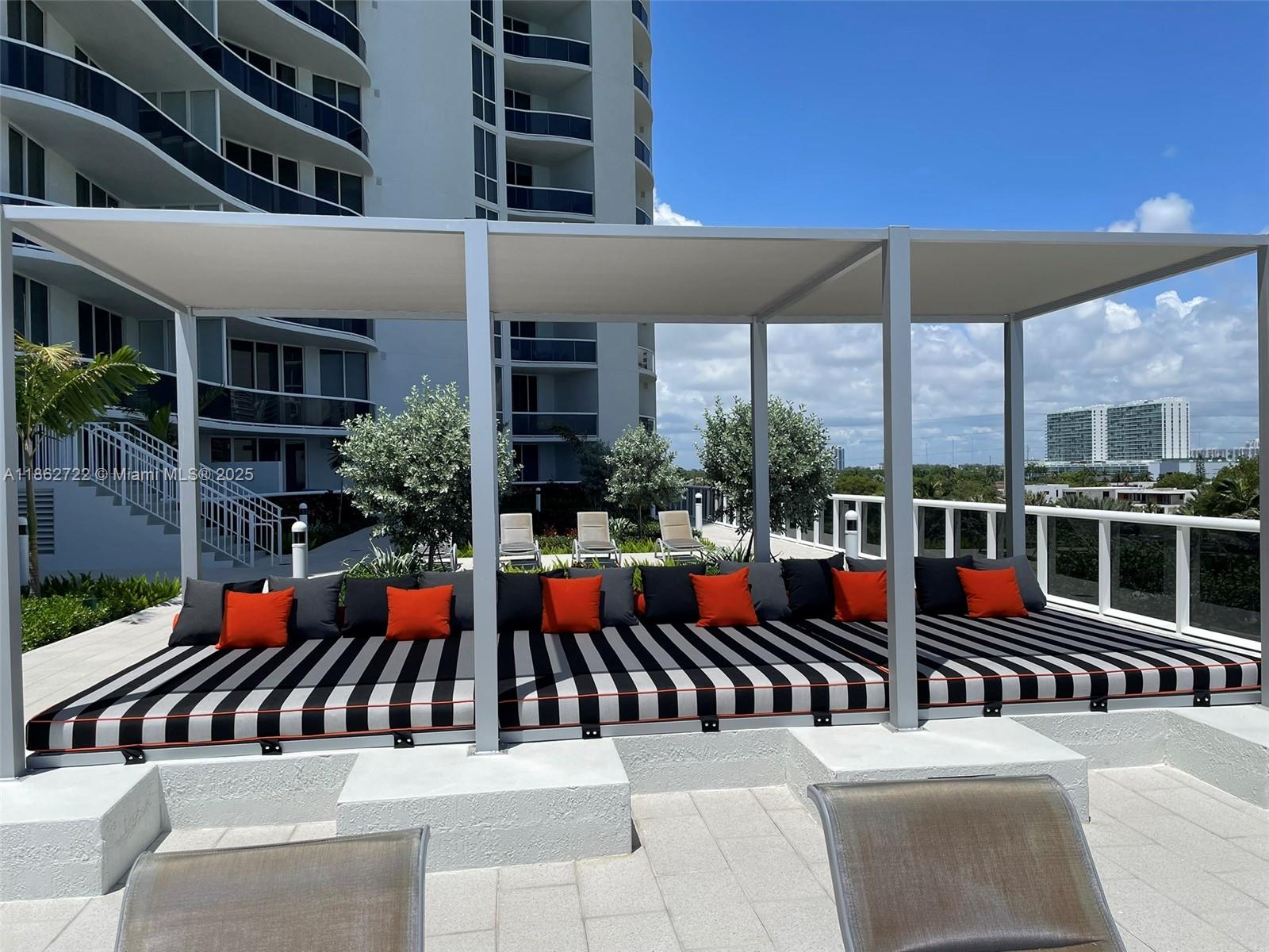 See details 1605 2 / 2 1435 sq. ft. $ 2025-08-20 0 Photo
