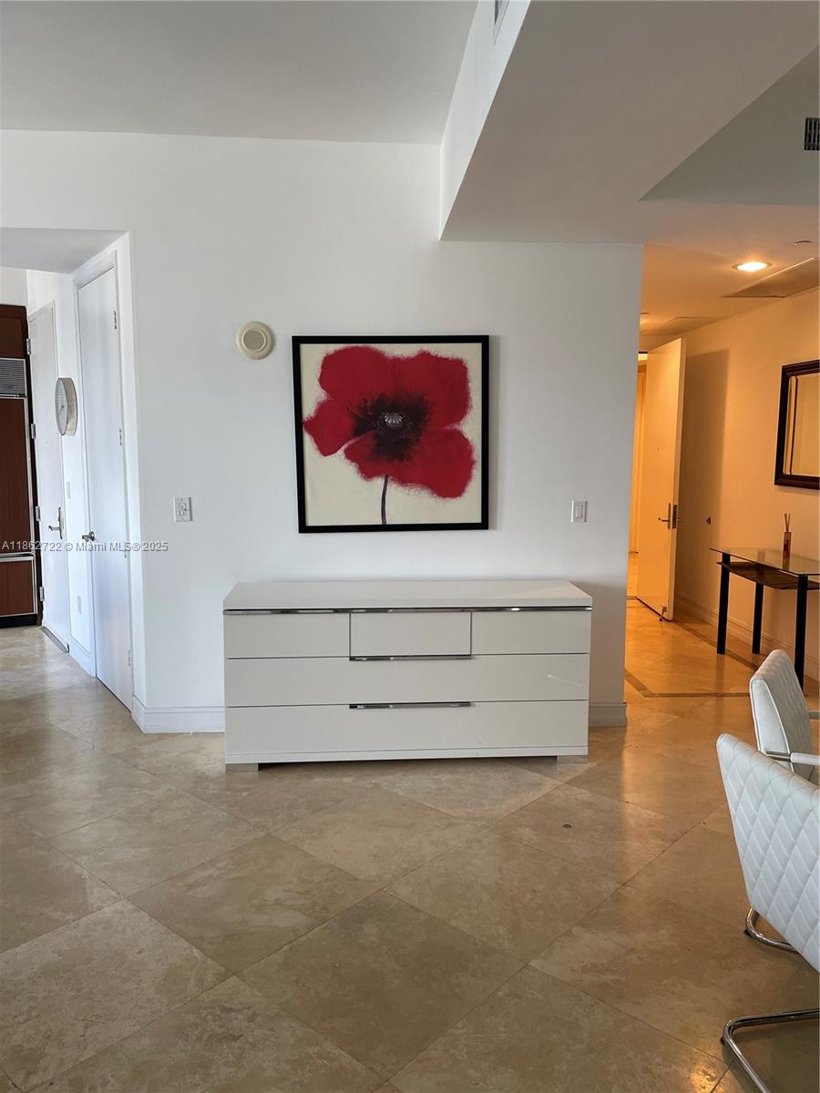 See details 1605 2 / 2 1435 sq. ft. $ 2025-08-20 0 Photo