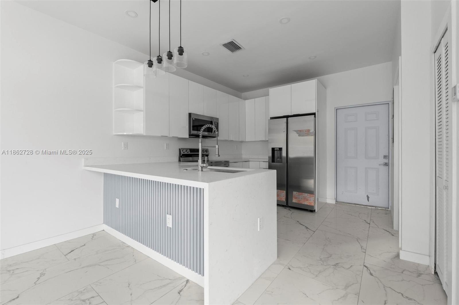   /  2830 sq. ft. $ 2025-08-20 0 Photo