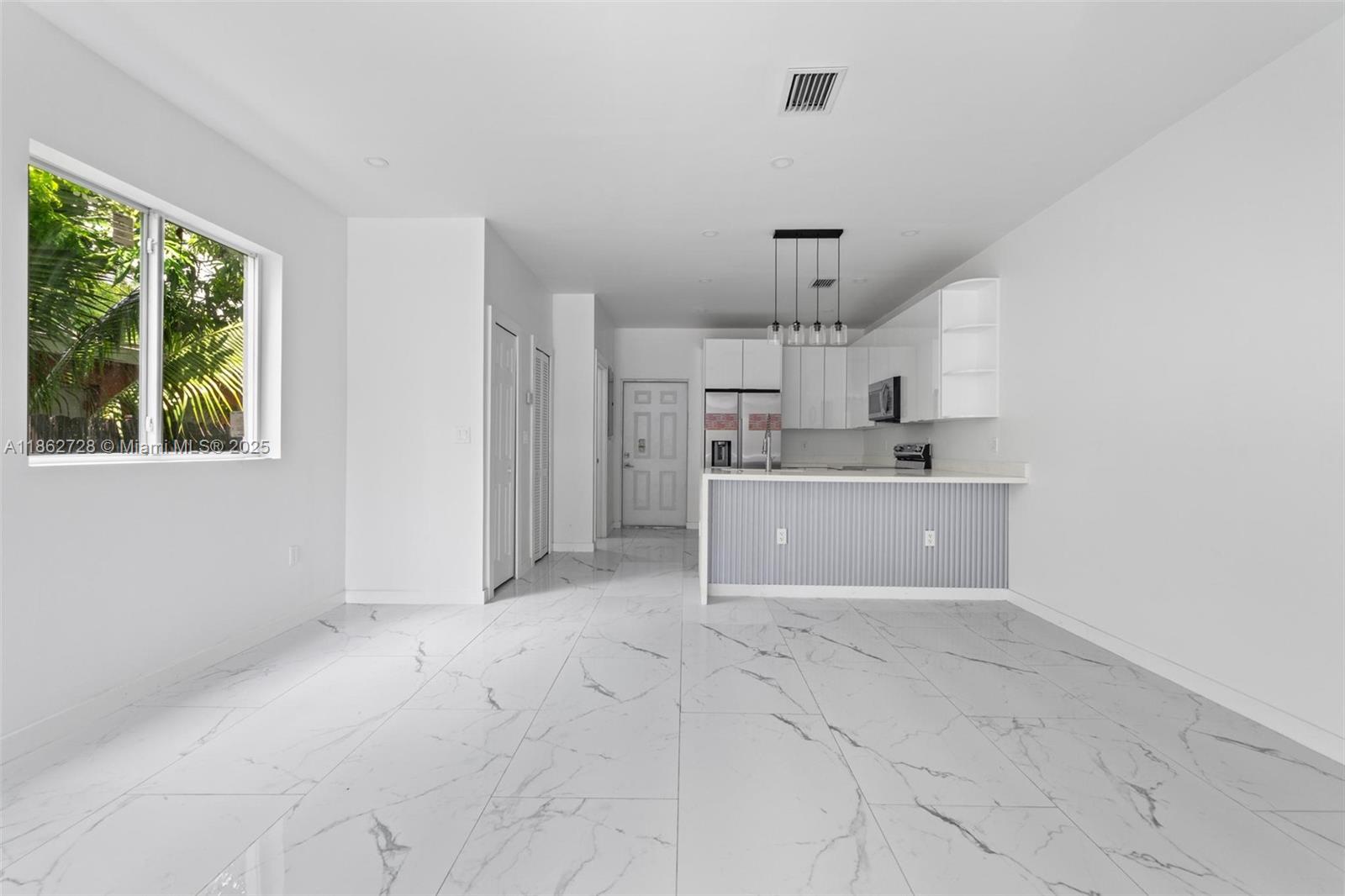   /  2830 sq. ft. $ 2025-08-20 0 Photo
