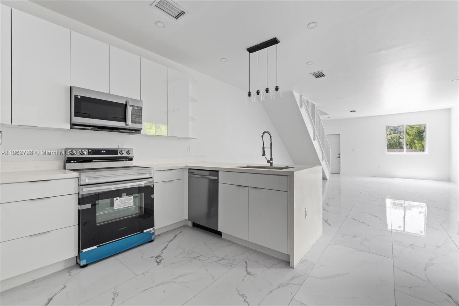   /  2830 sq. ft. $ 2025-08-20 0 Photo