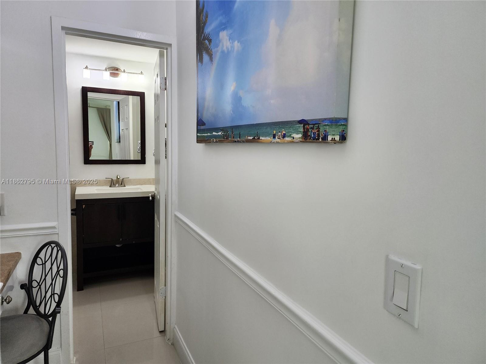 Photo of 3505 Ocean Dr  #707, Hollywood, Florida, 33019 - 