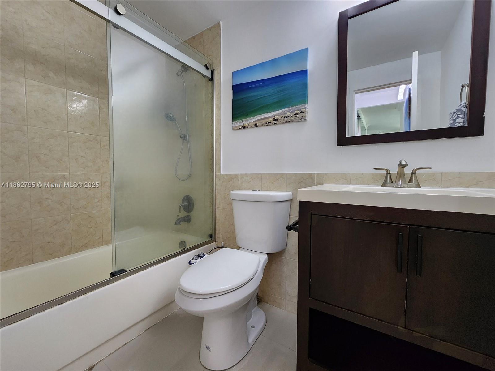 Photo of 3505 Ocean Dr  #707, Hollywood, Florida, 33019 - Full Bath Tub-Shower