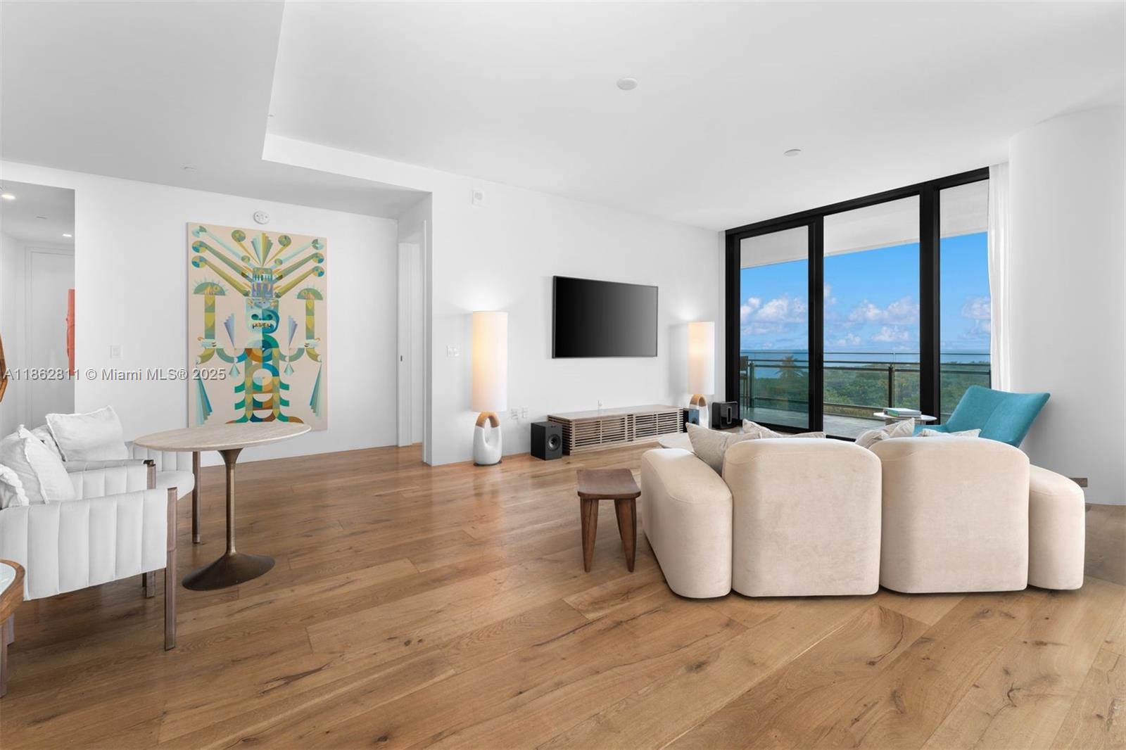 See details 606 2 / 3 1602 sq. ft. $ 2025-08-21 0 Photo