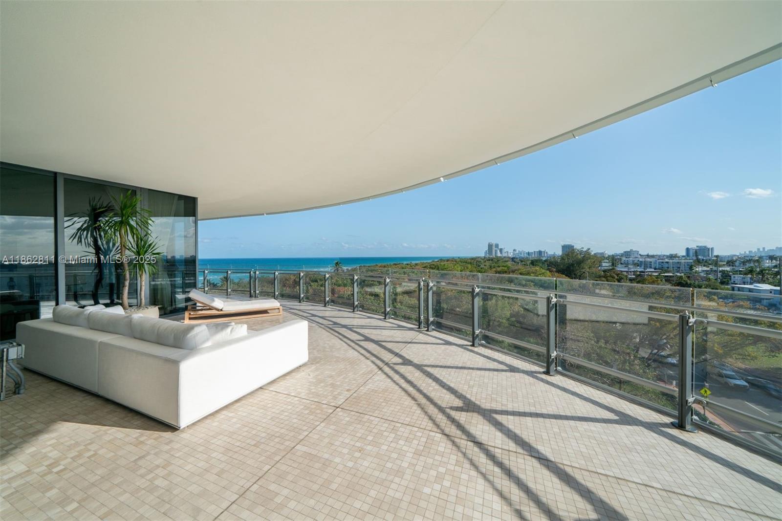 See details 606 2 / 3 1602 sq. ft. $ 2025-08-21 0 Photo