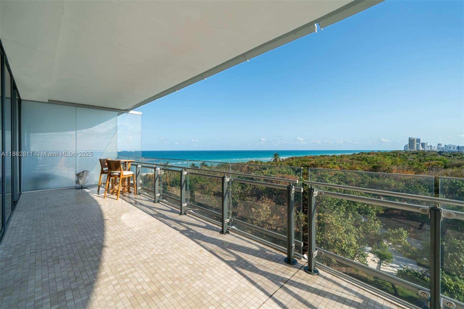 See details 606 2 / 3 1602 sq. ft. $ 2025-08-21 0 Photo