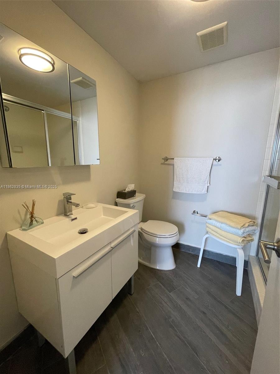 Photo of 20281 Country Club Dr  #2405, Aventura, Florida, 33180 - 