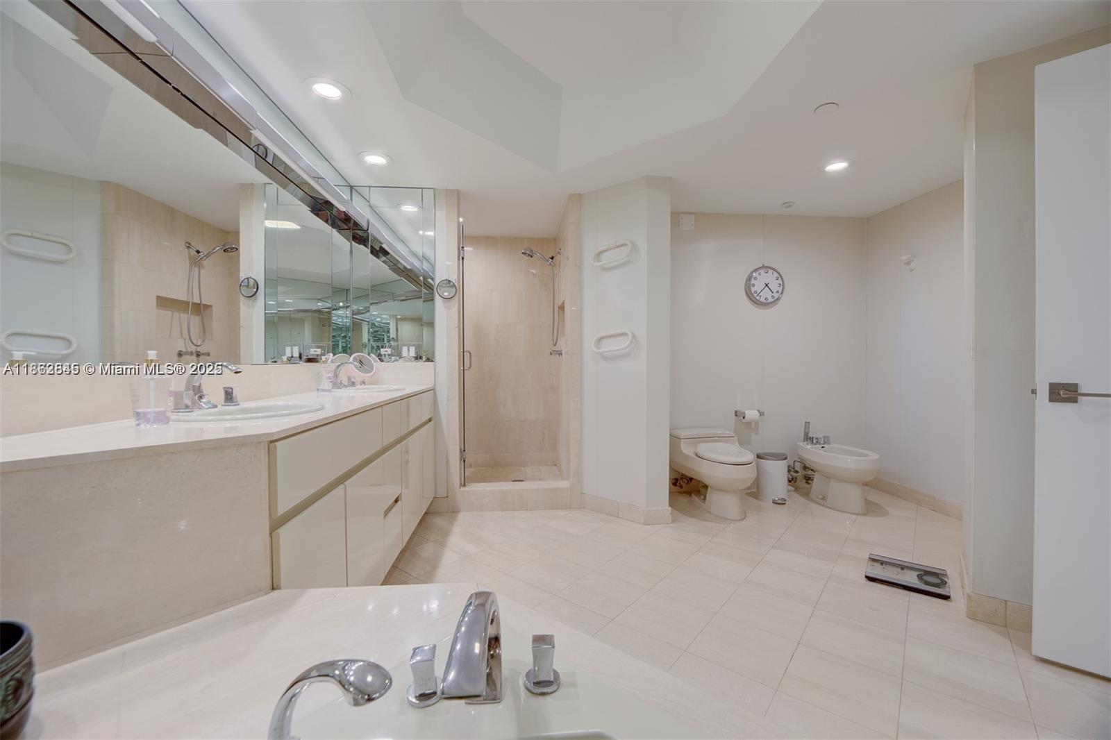 801 3 / 2 1690 sq. ft. $ 2025-08-21 0 Photo