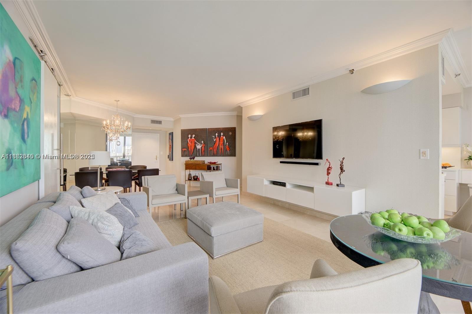 801 3 / 2 1690 sq. ft. $ 2025-08-21 0 Photo