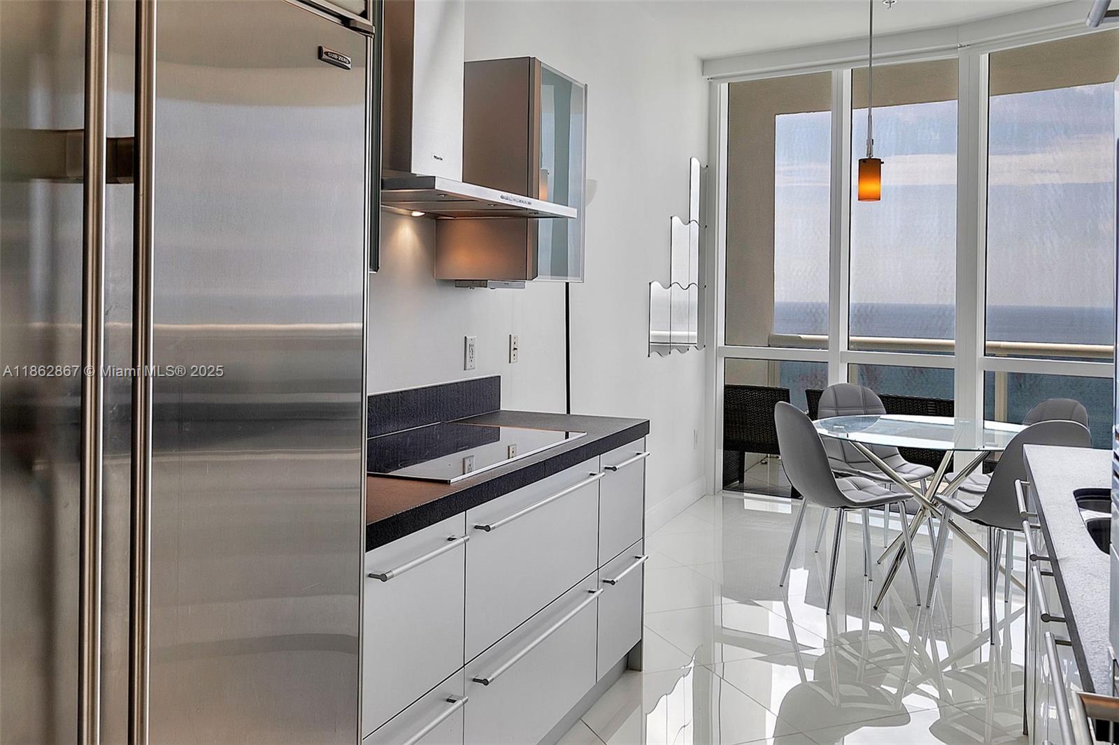 See details 4109A 2 / 2 1324 sq. ft. $ 2025-08-21 0 Photo