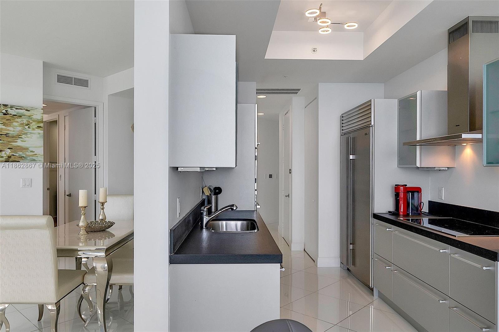 See details 4109A 2 / 2 1324 sq. ft. $ 2025-08-21 0 Photo