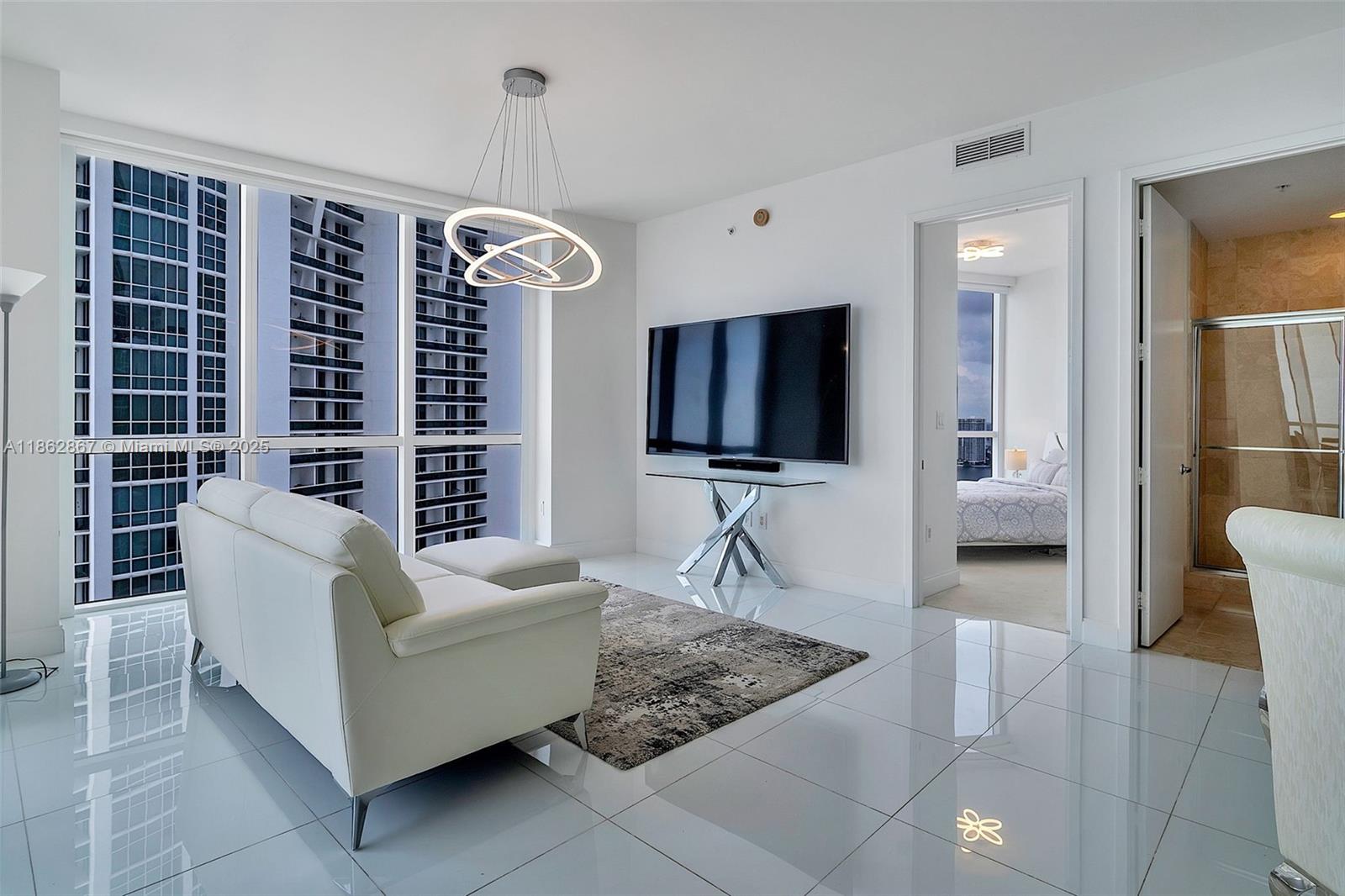 See details 4109A 2 / 2 1324 sq. ft. $ 2025-08-21 0 Photo
