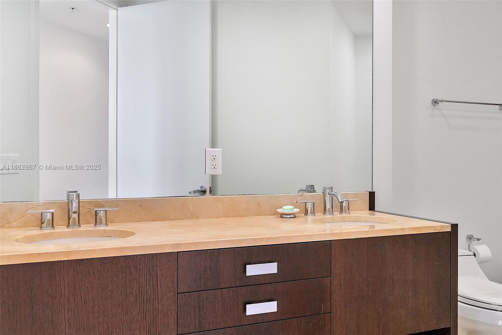 See details 4109A 2 / 2 1324 sq. ft. $ 2025-08-21 0 Photo