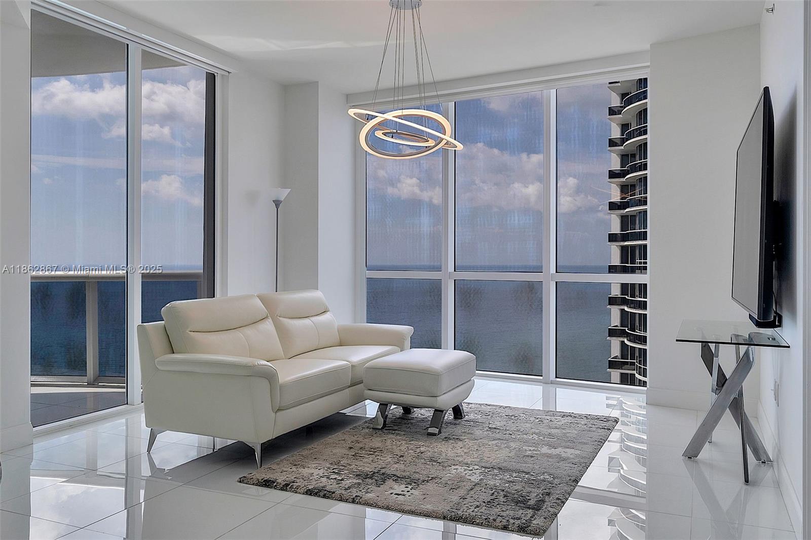 See details 4109A 2 / 2 1324 sq. ft. $ 2025-08-21 0 Photo