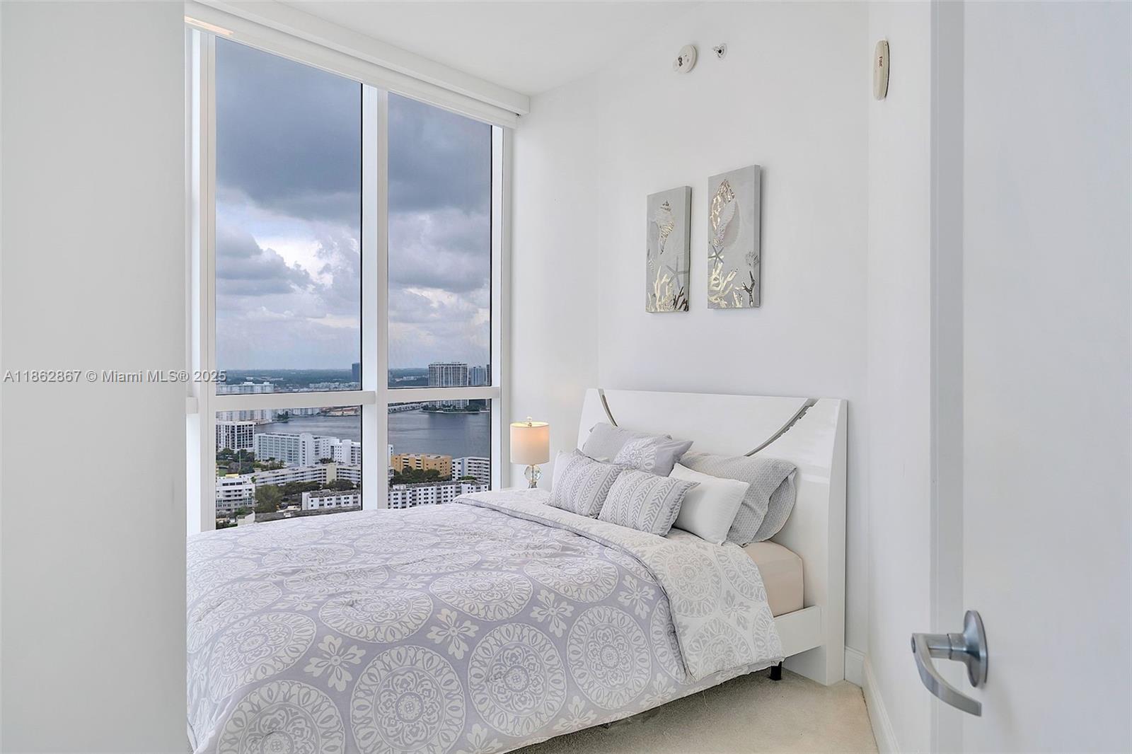 See details 4109A 2 / 2 1324 sq. ft. $ 2025-08-21 0 Photo