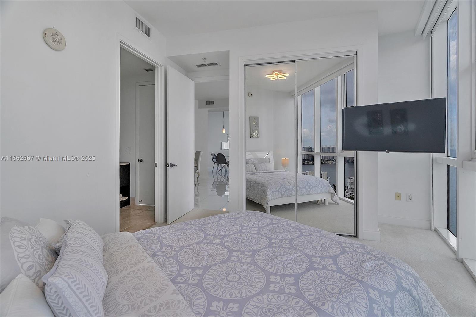 See details 4109A 2 / 2 1324 sq. ft. $ 2025-08-21 0 Photo