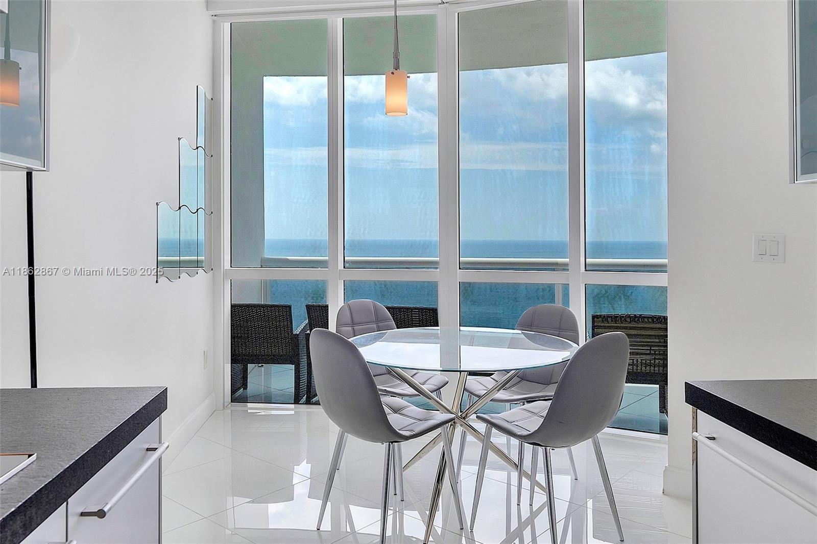 See details 4109A 2 / 2 1324 sq. ft. $ 2025-08-21 0 Photo