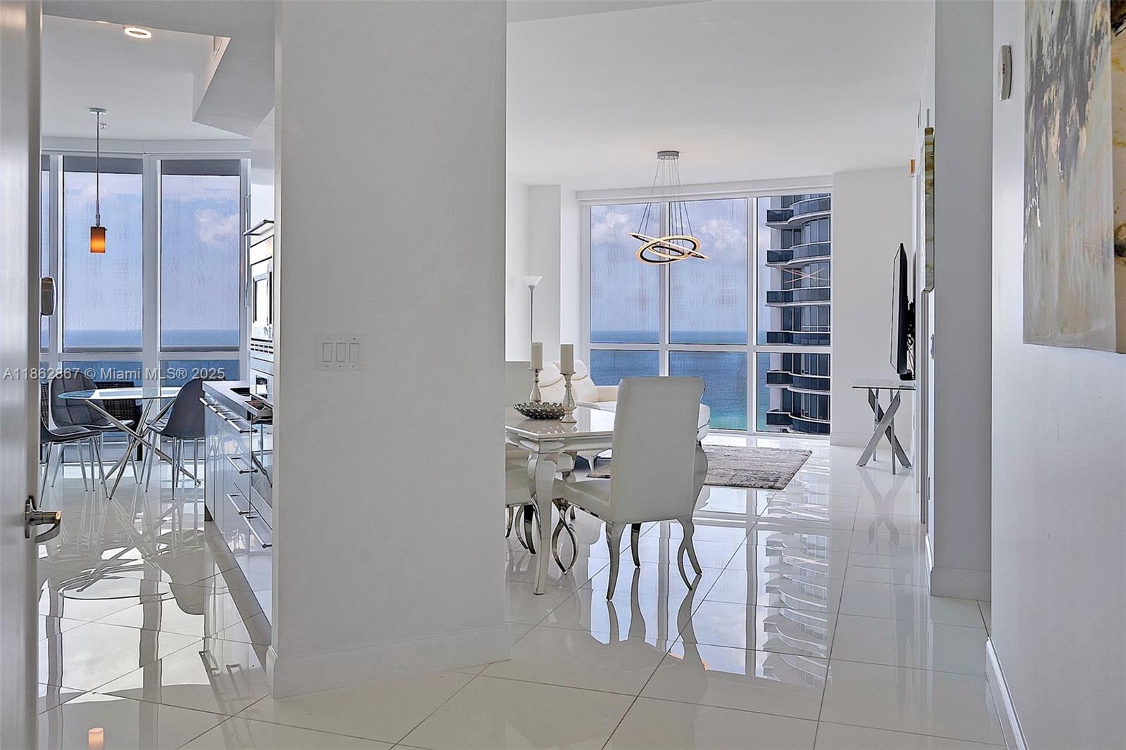 See details 4109A 2 / 2 1324 sq. ft. $ 2025-08-21 0 Photo