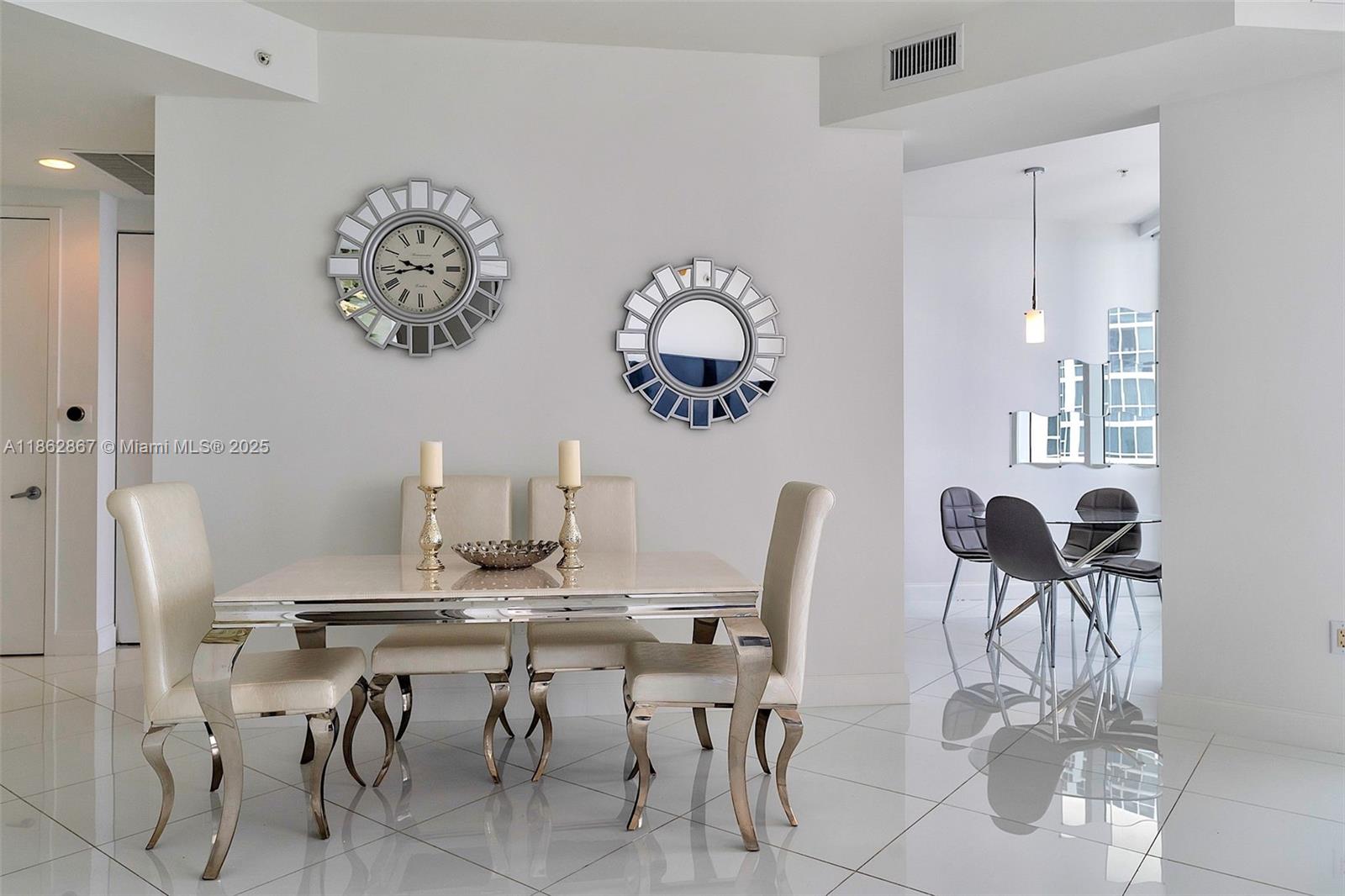 See details 4109A 2 / 2 1324 sq. ft. $ 2025-08-21 0 Photo