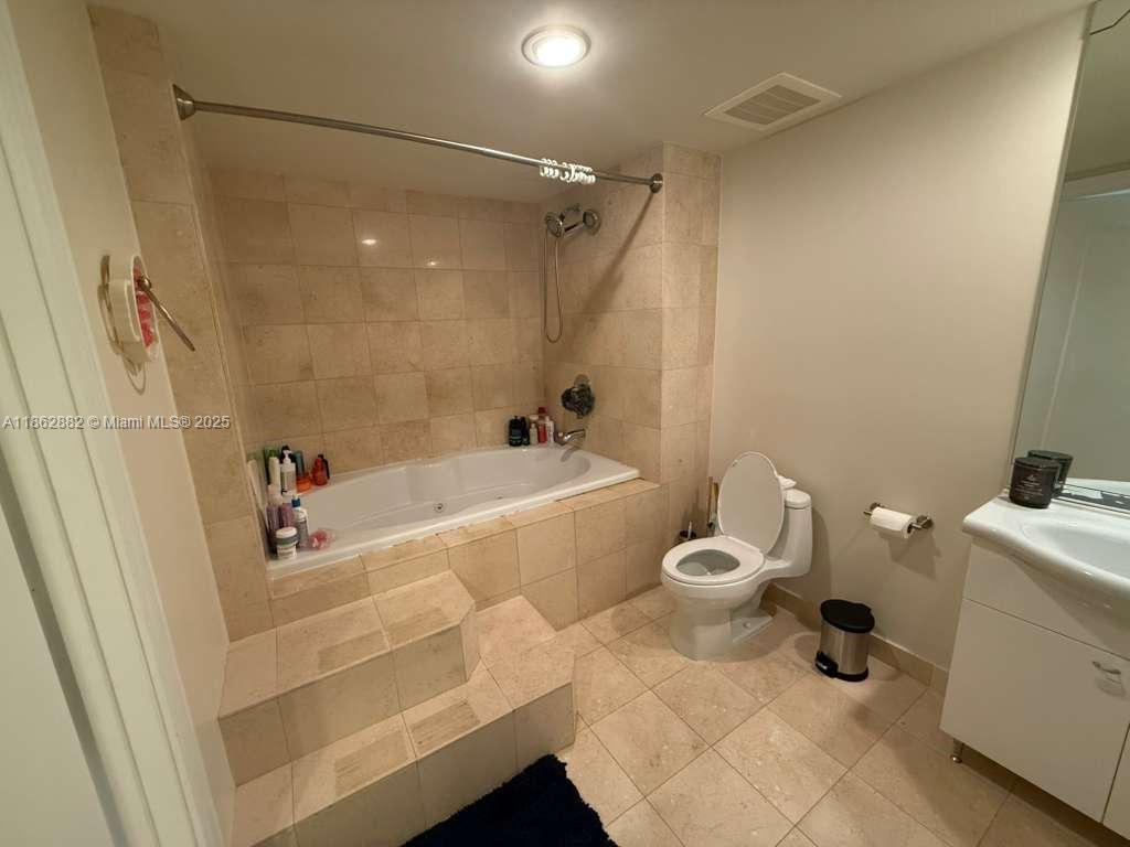See details 1909 2 / 1 1086 sq. ft. $ 2025-08-21 0 Photo