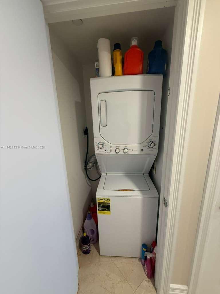 See details 1909 2 / 1 1086 sq. ft. $ 2025-08-21 0 Photo