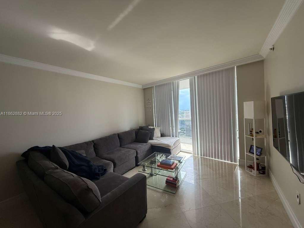 See details 1909 2 / 1 1086 sq. ft. $ 2025-08-21 0 Photo