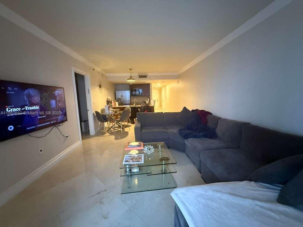 See details 1909 2 / 1 1086 sq. ft. $ 2025-08-21 0 Photo