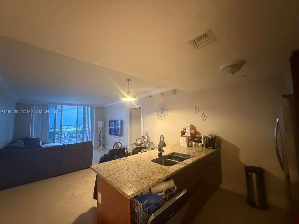 See details 1909 2 / 1 1086 sq. ft. $ 2025-08-21 0 Photo