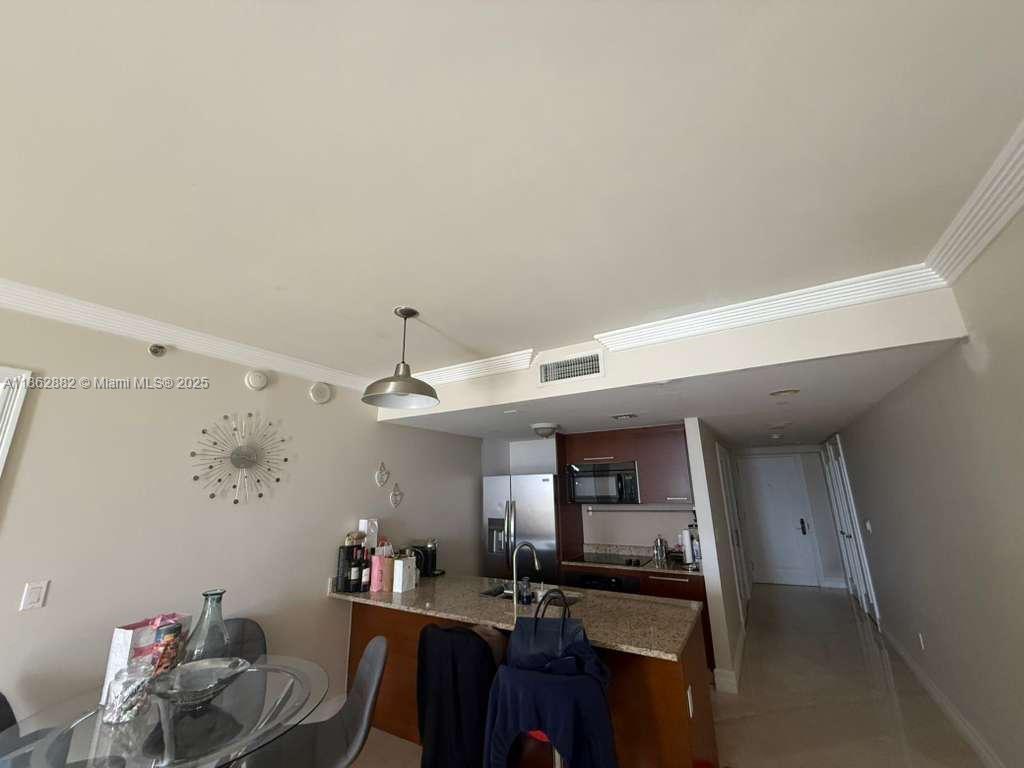 See details 1909 2 / 1 1086 sq. ft. $ 2025-08-21 0 Photo
