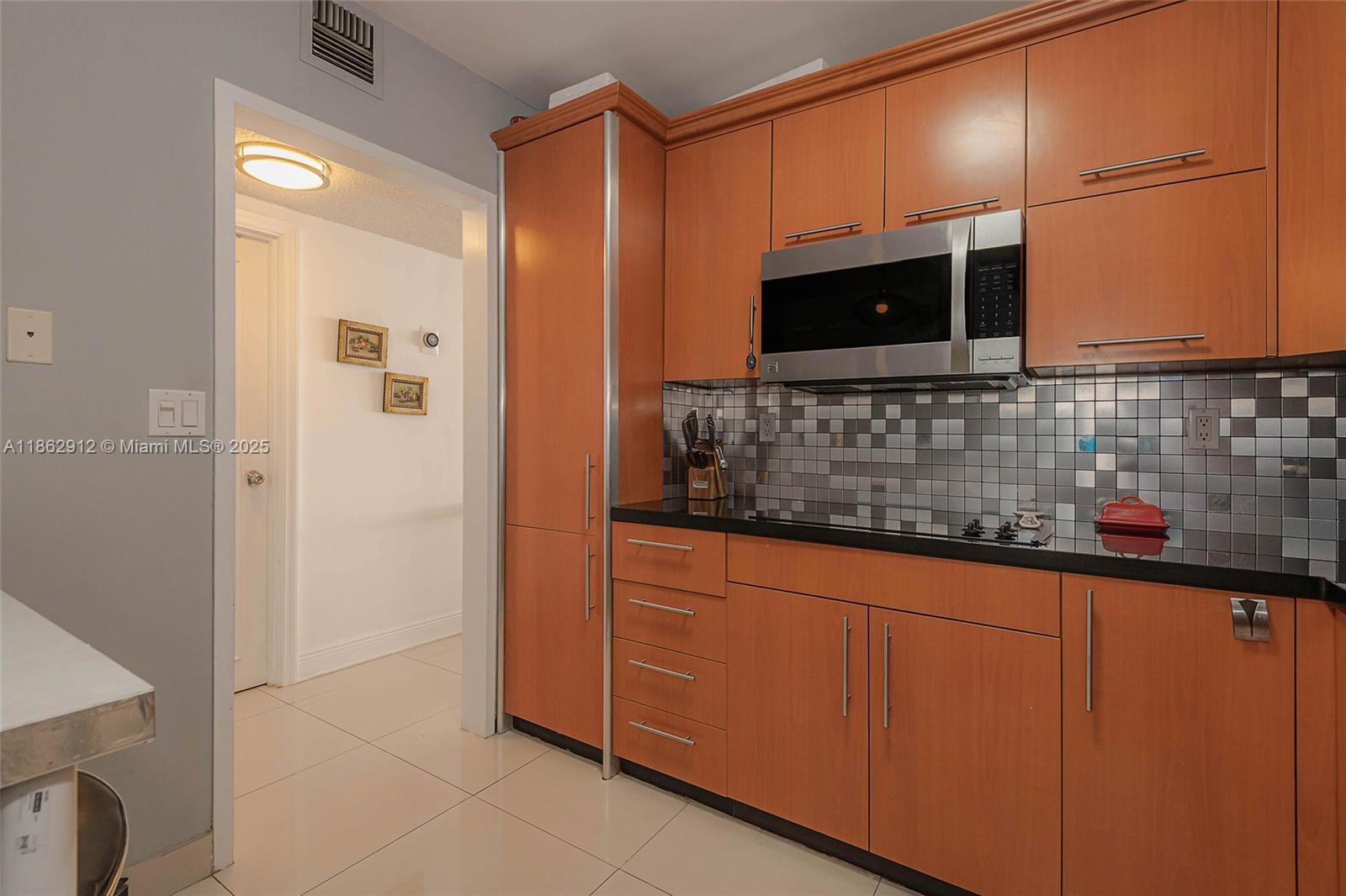Photo of 3725 Ocean Dr  #1221, Hollywood, Florida, 33019 - 