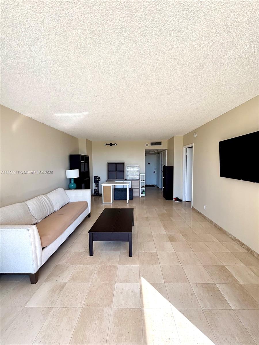Photo of 20301 Country Club Dr #1025, Aventura, Florida, 33180 -