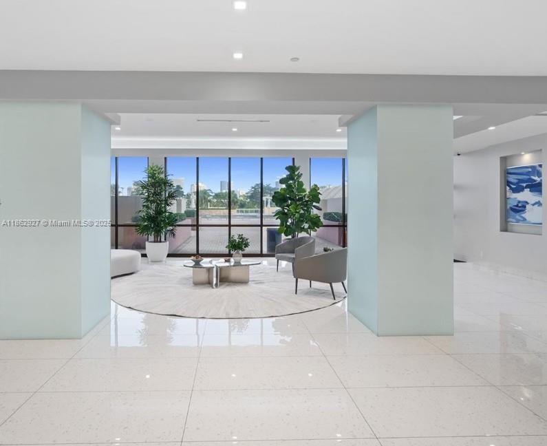 Photo of 20301 Country Club Dr  #1025, Aventura, Florida, 33180 - 