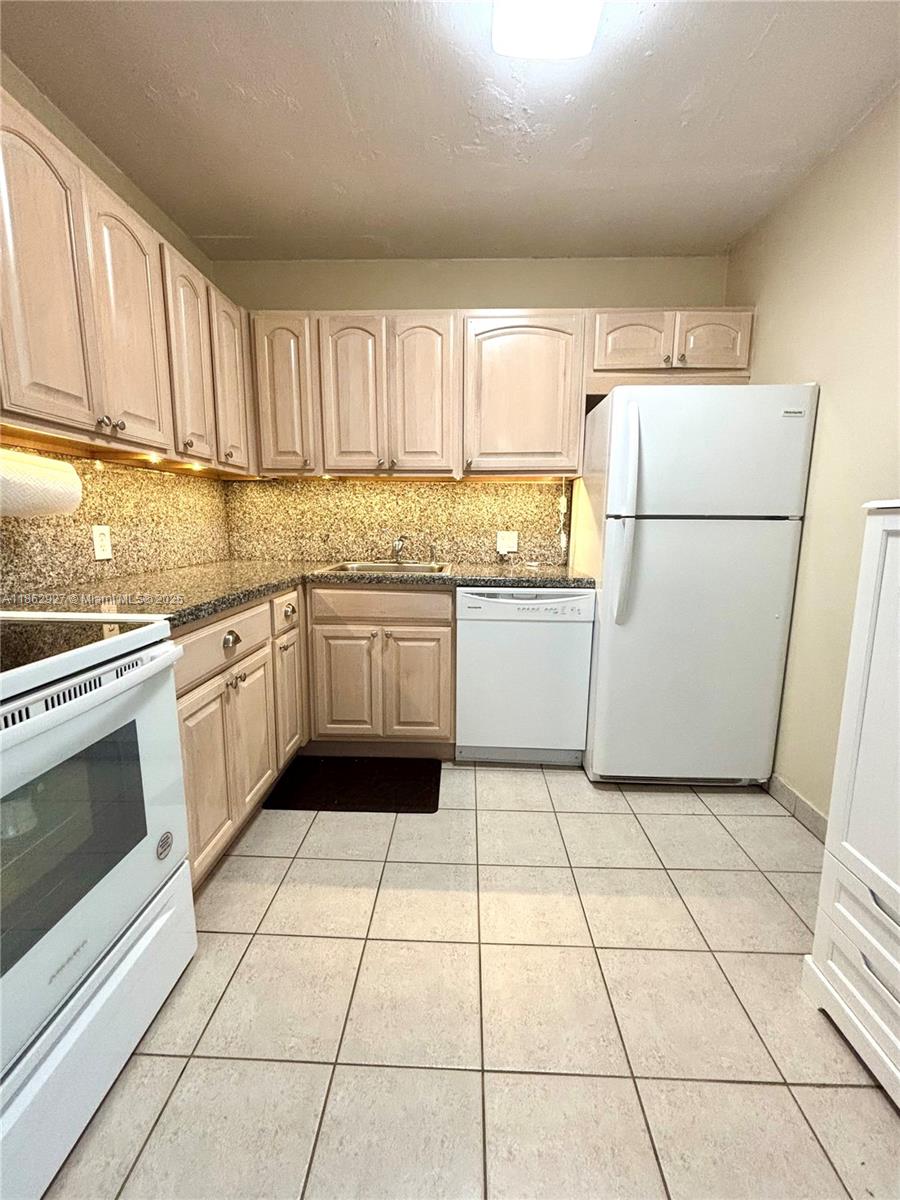 Photo of 20301 Country Club Dr #1025, Aventura, Florida, 33180 -