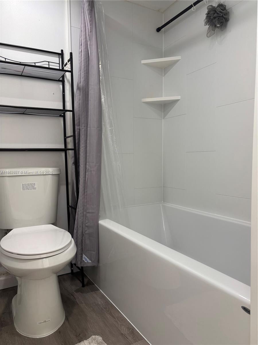 Photo of 20301 Country Club Dr  #1025, Aventura, Florida, 33180 - 