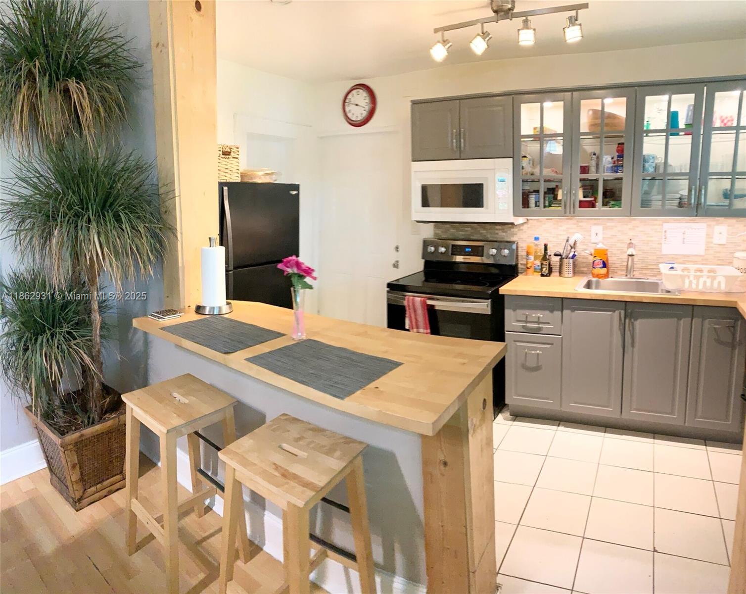 Ver detalles / 3378 sq. ft. $ 2025-08-21 0 foto