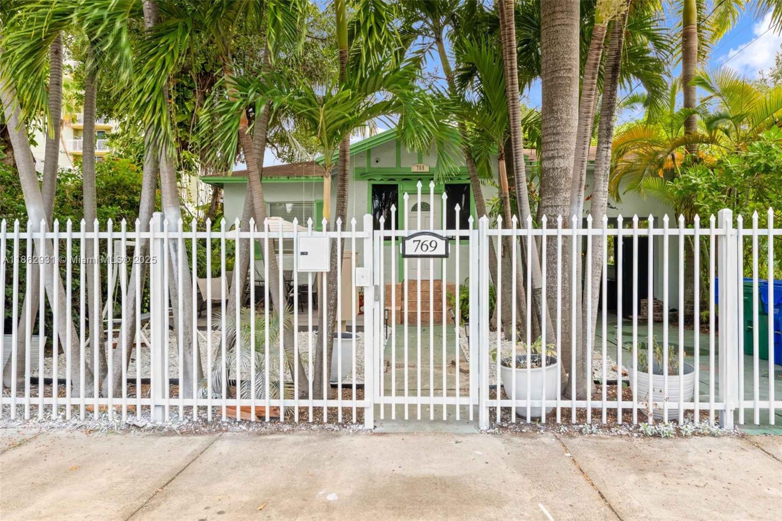 Ver detalles / 3378 sq. ft. $ 2025-08-21 0 foto