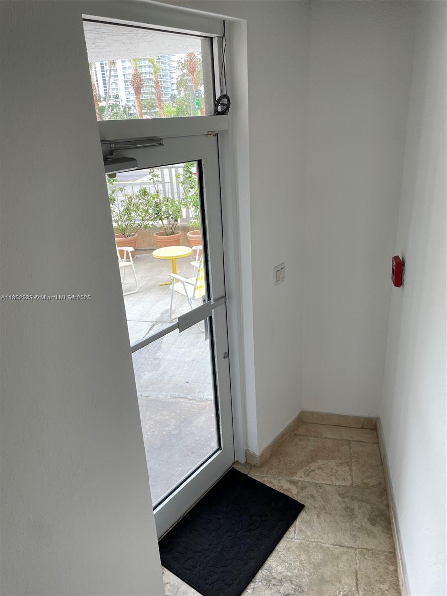 See details 201 / sq. ft. $ 2025-08-21 0 Photo