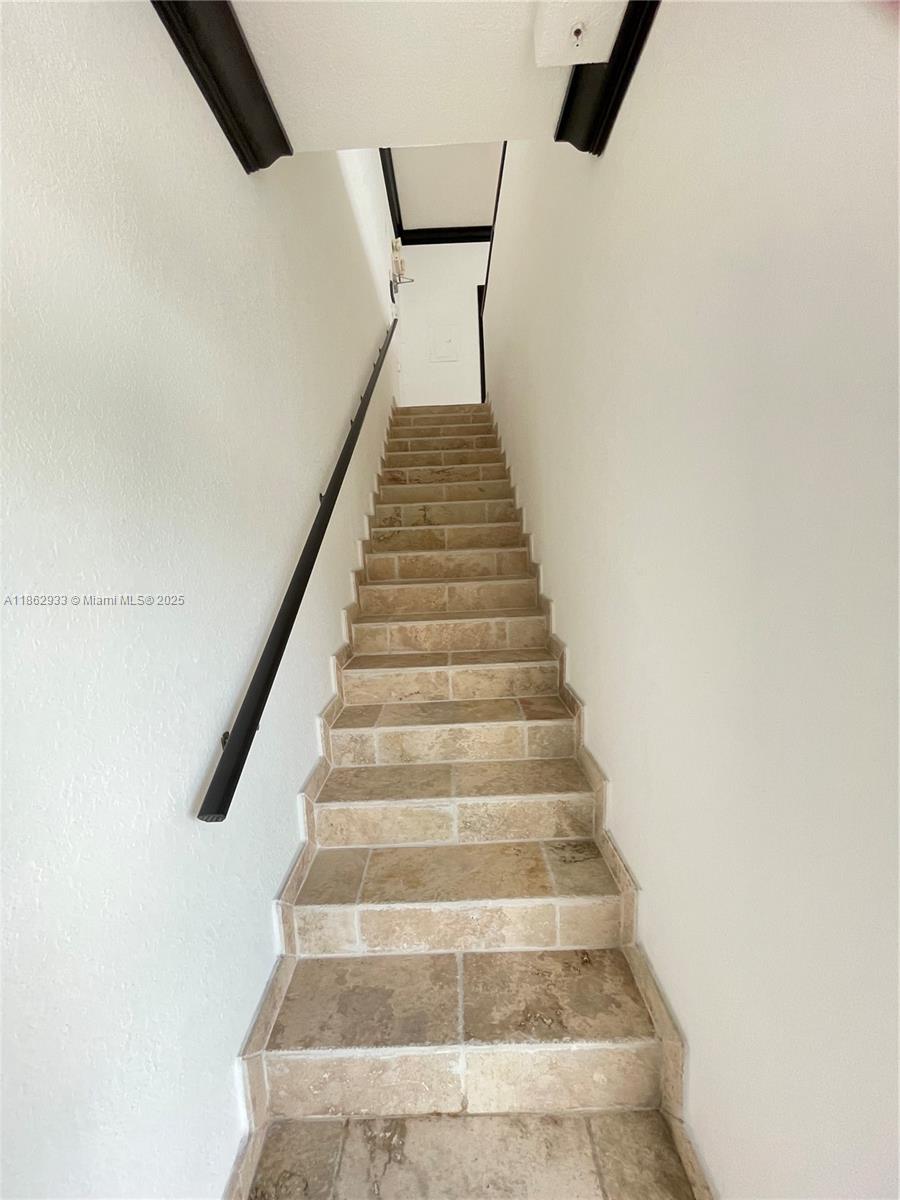 See details 201 / sq. ft. $ 2025-08-21 0 Photo