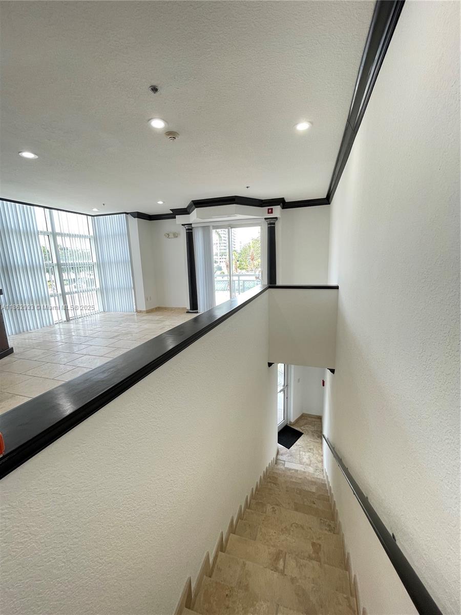 See details 201 / sq. ft. $ 2025-08-21 0 Photo