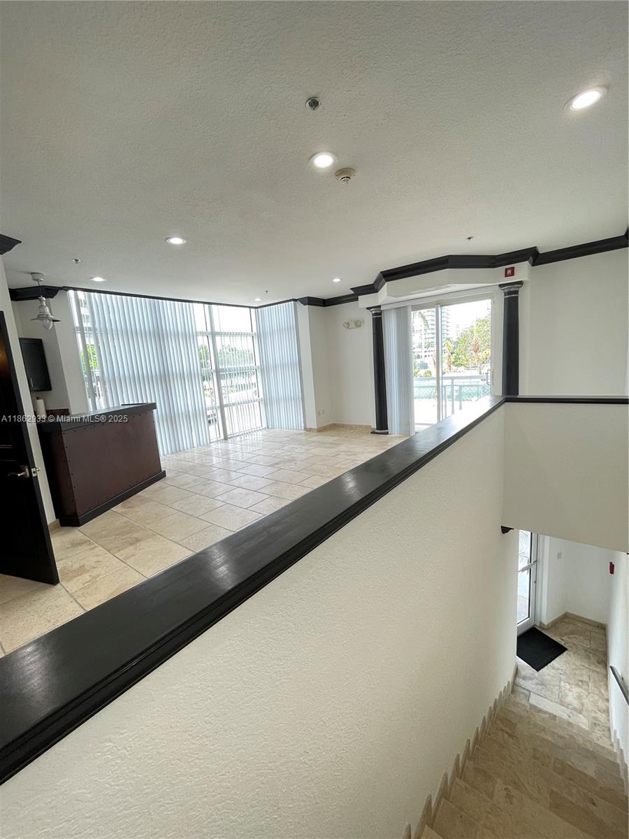 See details 201 / sq. ft. $ 2025-08-21 0 Photo