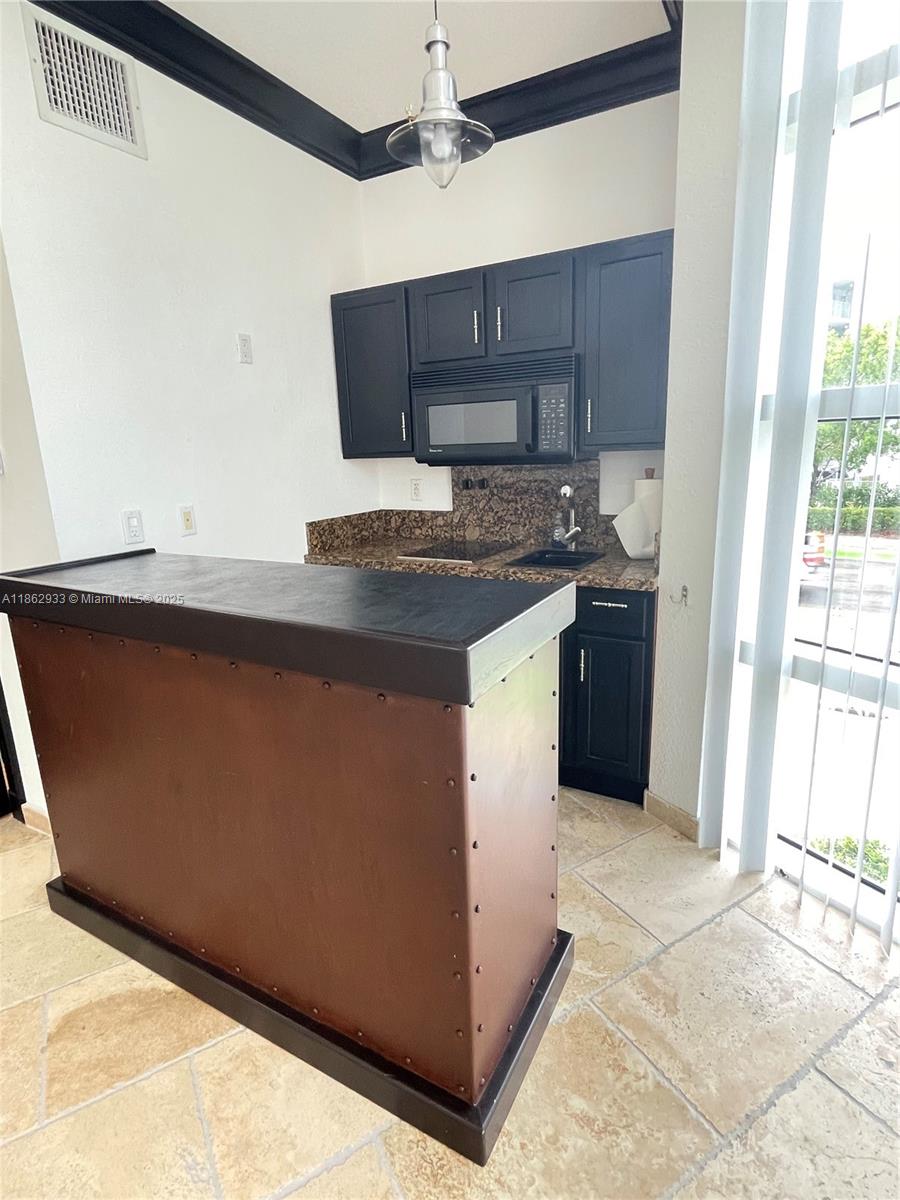 See details 201 / sq. ft. $ 2025-08-21 0 Photo