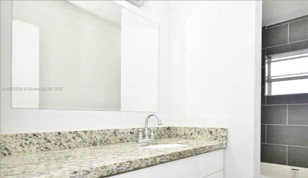 Ver detalles / 18576 sq. ft. $ 2025-08-21 0 foto