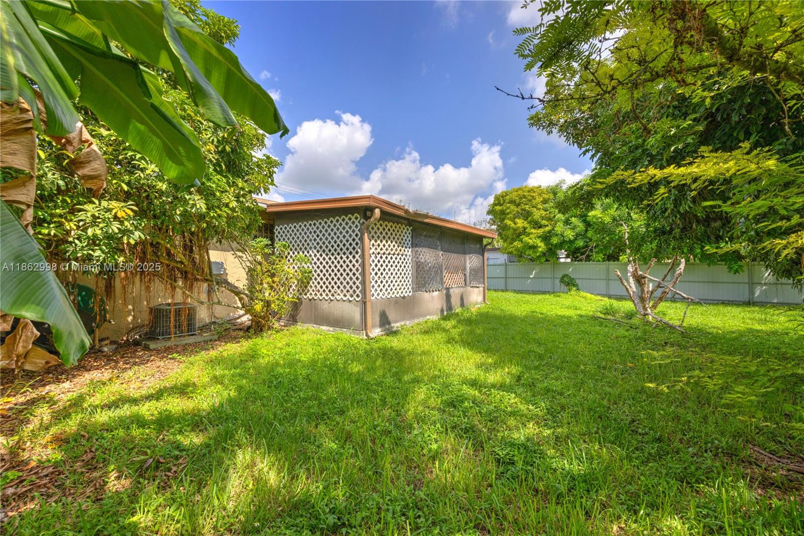 345 3 / 2 1250 sq. ft. $ 2025-09-04 0 Photo