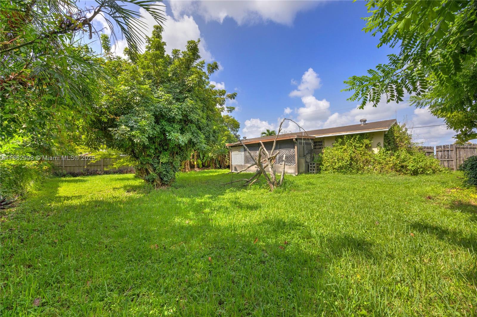 345 3 / 2 1250 sq. ft. $ 2025-09-04 0 Photo