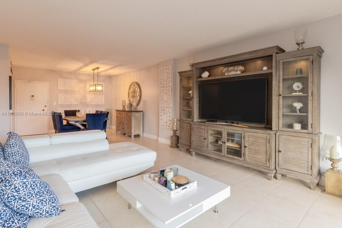 15G 2 / 2 1240 sq. ft. $ 2025-08-21 0 Photo